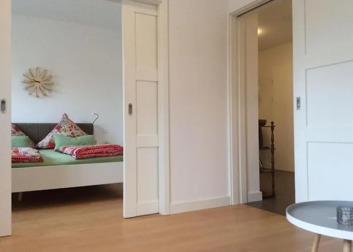 With 2 Bedrooms Hébergement de vacances *